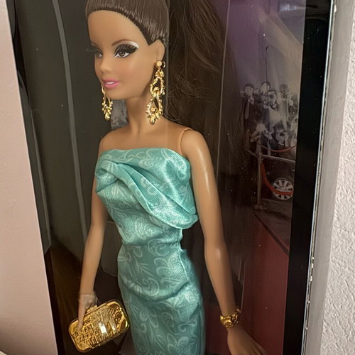 The Barbie Look Red Carpet Black Label 2013 like new