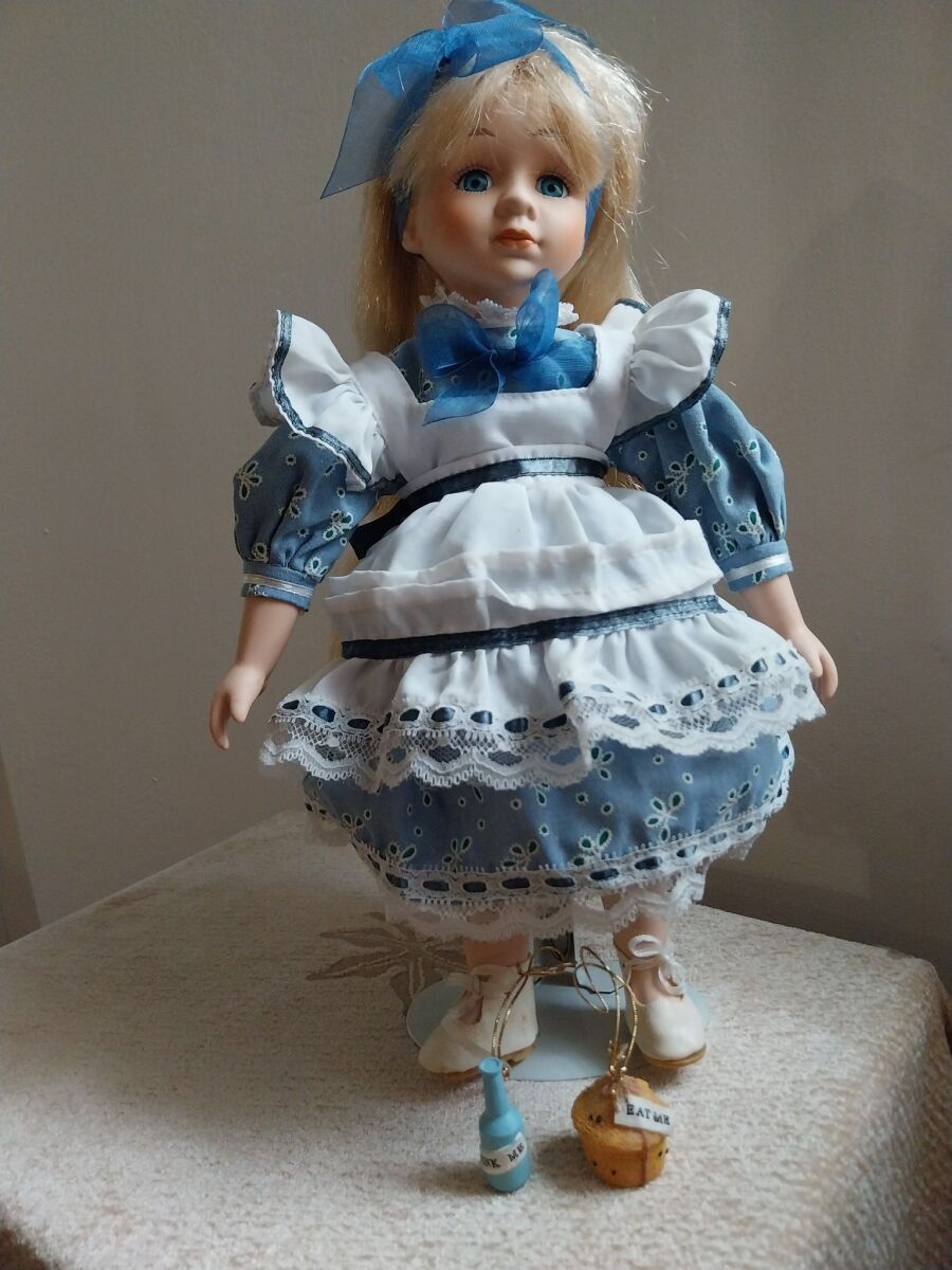 Alberon Collection porcelain doll like… - € 50,00 - Vendora.cy