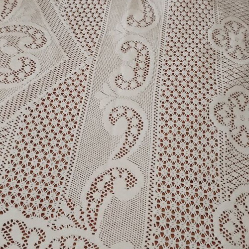 Quilt lace white 2.70x1.75 like new