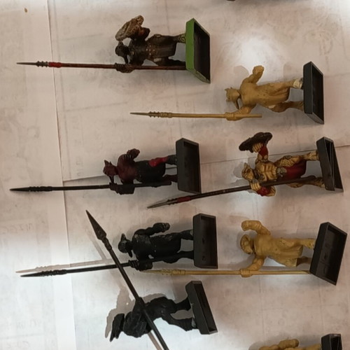 Warhammer Chaos Beastmen Ungors & Raiders 27 plastic figures like new with extra bitz
