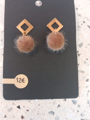 Stainless steel earrings with furry element new, brown and gold