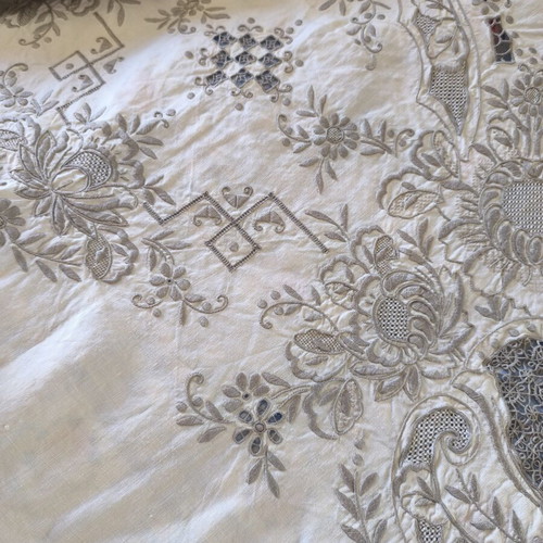 Vintage Madeira linen tablecloth like new, large