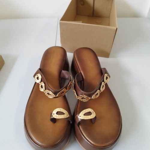 Bellucci sandals brown with golden details size 40 new