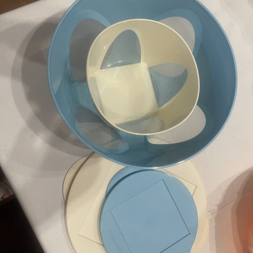 Tupperware set of two containers, blue 4.3L and white Magic Bowl