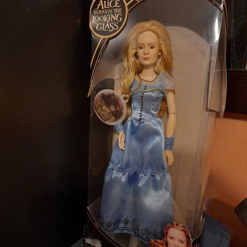 Collectible Alice in Wonderland Disney doll like new