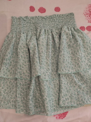 Summer skirt pastel mint color like new, elastic waist, light fabric