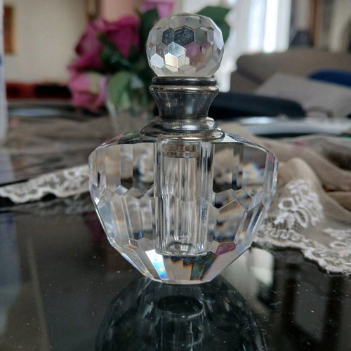 Crystal perfume bottle like new with vintage style