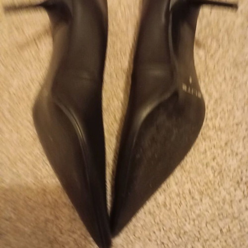 A To Z Greek women's black pumps size 40 like new