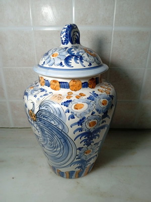 Majolica ceramic jar with lid handmade, like new