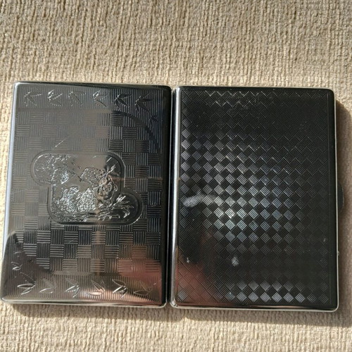 Metallic silver tobacco case with engraved koala, new from Australia