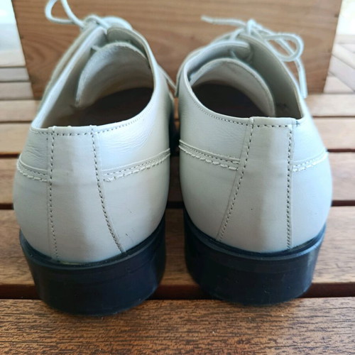 Raymont leather shoes like new, size 40, off-white
