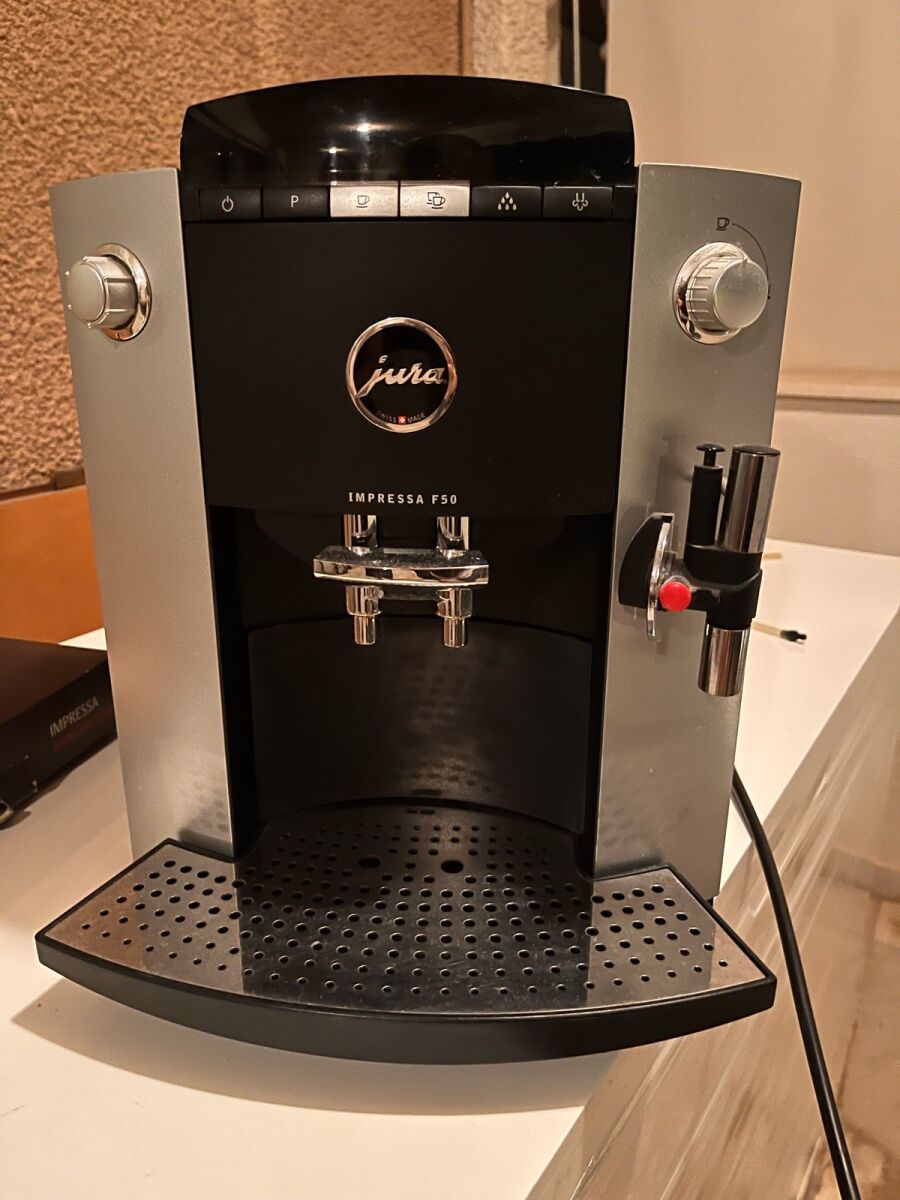 Jura Impressa F50 espresso coffee maker… - € 400,00 - Vendora.cy
