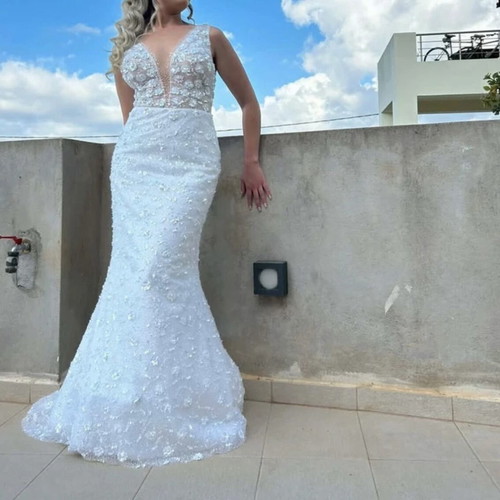 Wedding dress size M, white, like new