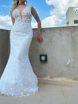Wedding dress size M, white, like new