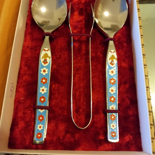 Luxury case new with hand-painted children's eating utensils