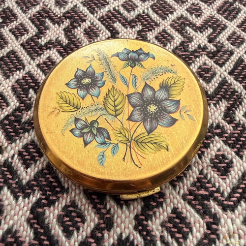 Vintage English Powder Compact used for collection