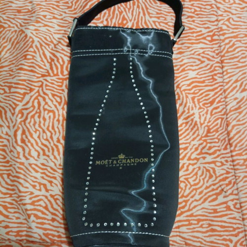 Moet and Chandon collectible insulated champagne case like new