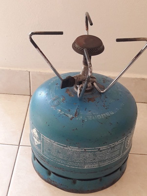 Campingaz portable stove with 2kg empty gas bottle used