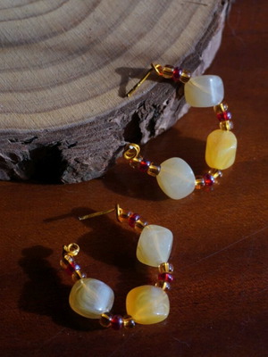 Handmade earrings with beads new, red and gold