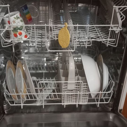 Zanussi dishwasher large 60cm like new