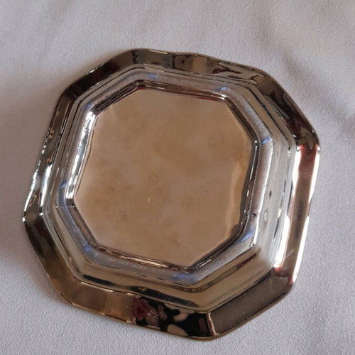 Ash tray new, ceramic, gold and white colors