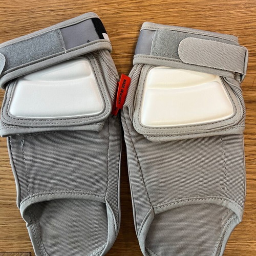 E-socks KPNP electronic Tae Kwon do foot protectors size 2 like new