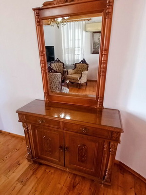 Ξύλινο έπιπλο εισόδου με καθρέφτη μεταχειρισμένο