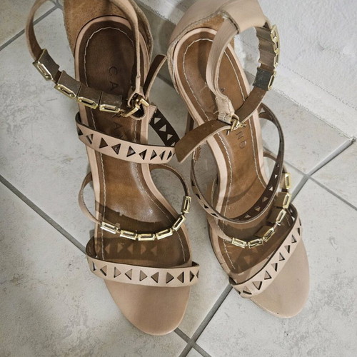Carrano beige sandals used, size 39, unique design