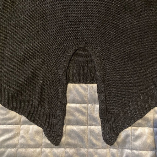Knitted women's sweater like new, size M, black