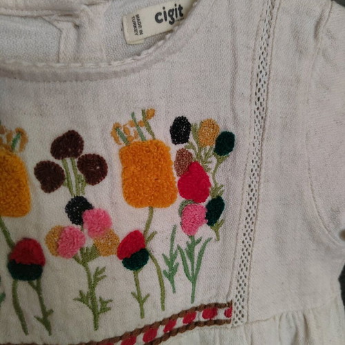 Cigit Concept dress for 3-year-old girl like new, beige with flowers