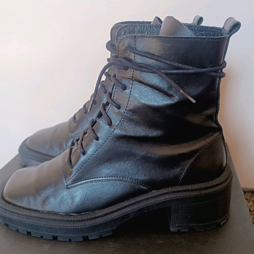 Fratelli Petridi leather black ankle boots like new, size 36-37
