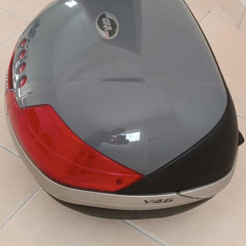 Givi 46L Monokey top case like new