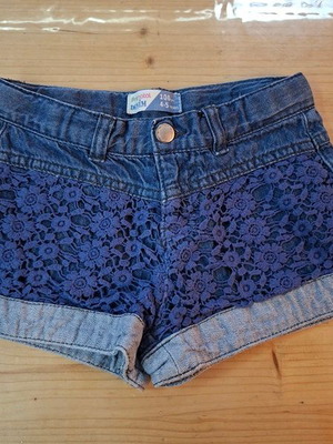 Girls' shorts pack of 4 like new, colorful, sizes 4-5 years