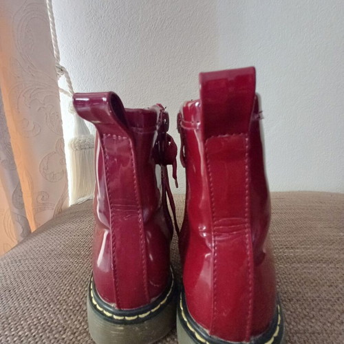 Mix Mind patent leather boots used, size 26, red for girls