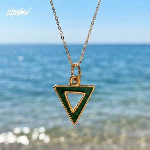 L’Assoluto Emerald Triangular Minimal Necklace by Άπεφθον new
