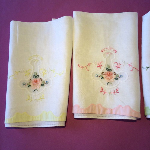 Linen hand towels used, pack of 3, hand embroidered