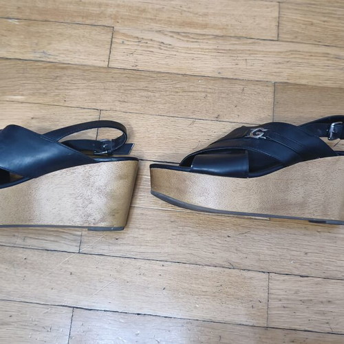 Guess platform sandals size 39 used, black leather upper