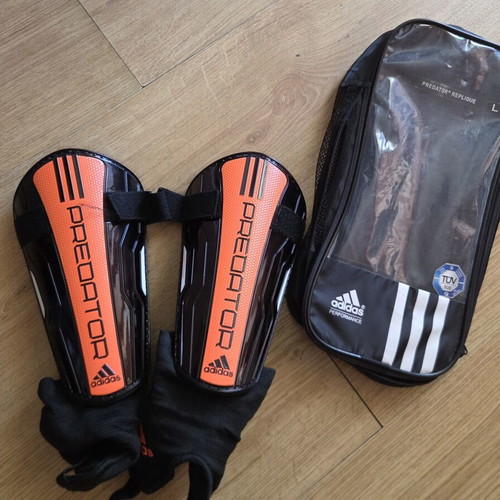 Adidas Predator shinguards size L like new
