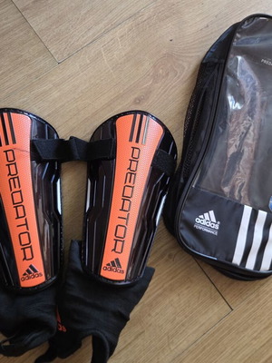 Adidas Predator shinguards size L like new