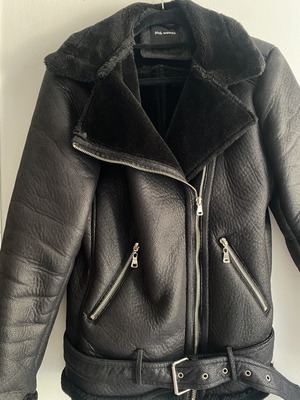 Pink Woman jacket small with fur lining, black