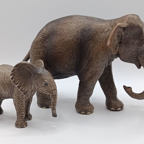 Schleich Wild Life African Elephant Figures like new