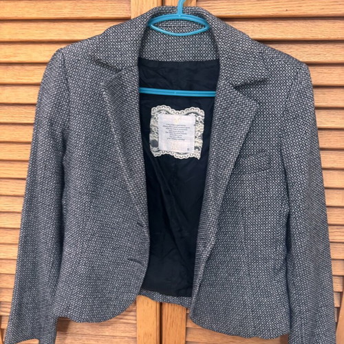 Boutique blazer like new, high quality fabric, size M
