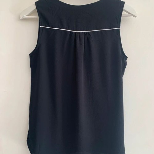 Kiabi black top size S with white trim