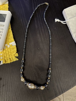 Vintage beaded necklace like new