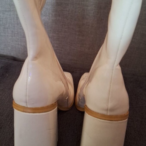 Patent leather boots new with slight defects, size 36, white
