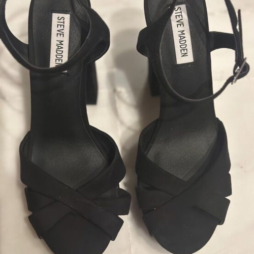 Steve Madden sandals new, size 38.5, black