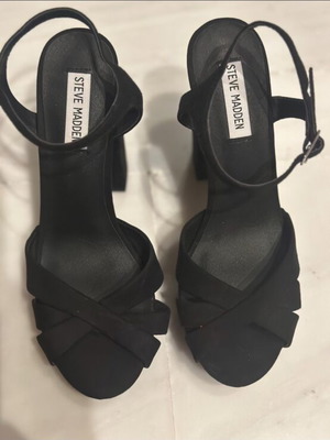 Steve Madden сандали нови, номер 38.5, черни