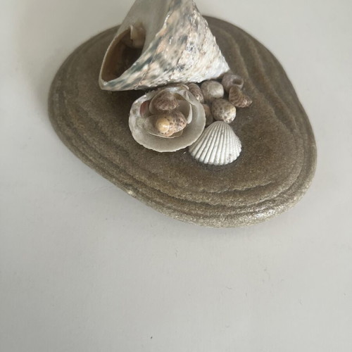 Decorative item with natural materials 12cm x 9cm new