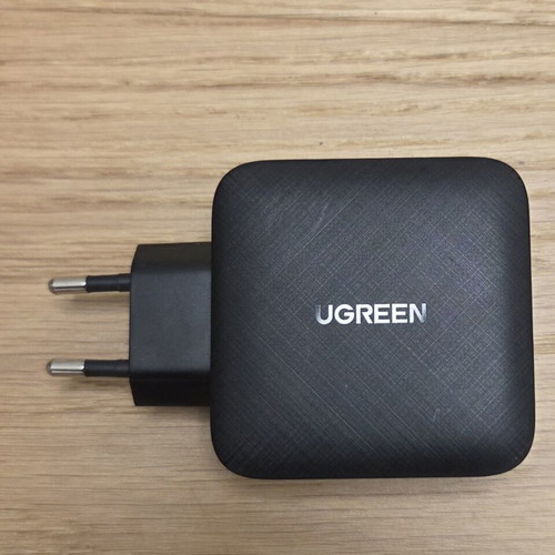 Ugreen CD224 Quick Charge 3.0 charger used, 3x USB-C & 1x USB-A 65W