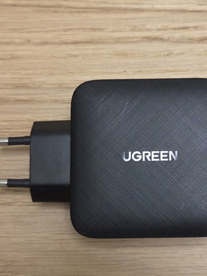 Ugreen CD224 Quick Charge 3.0 charger used, 3x USB-C & 1x USB-A 65W